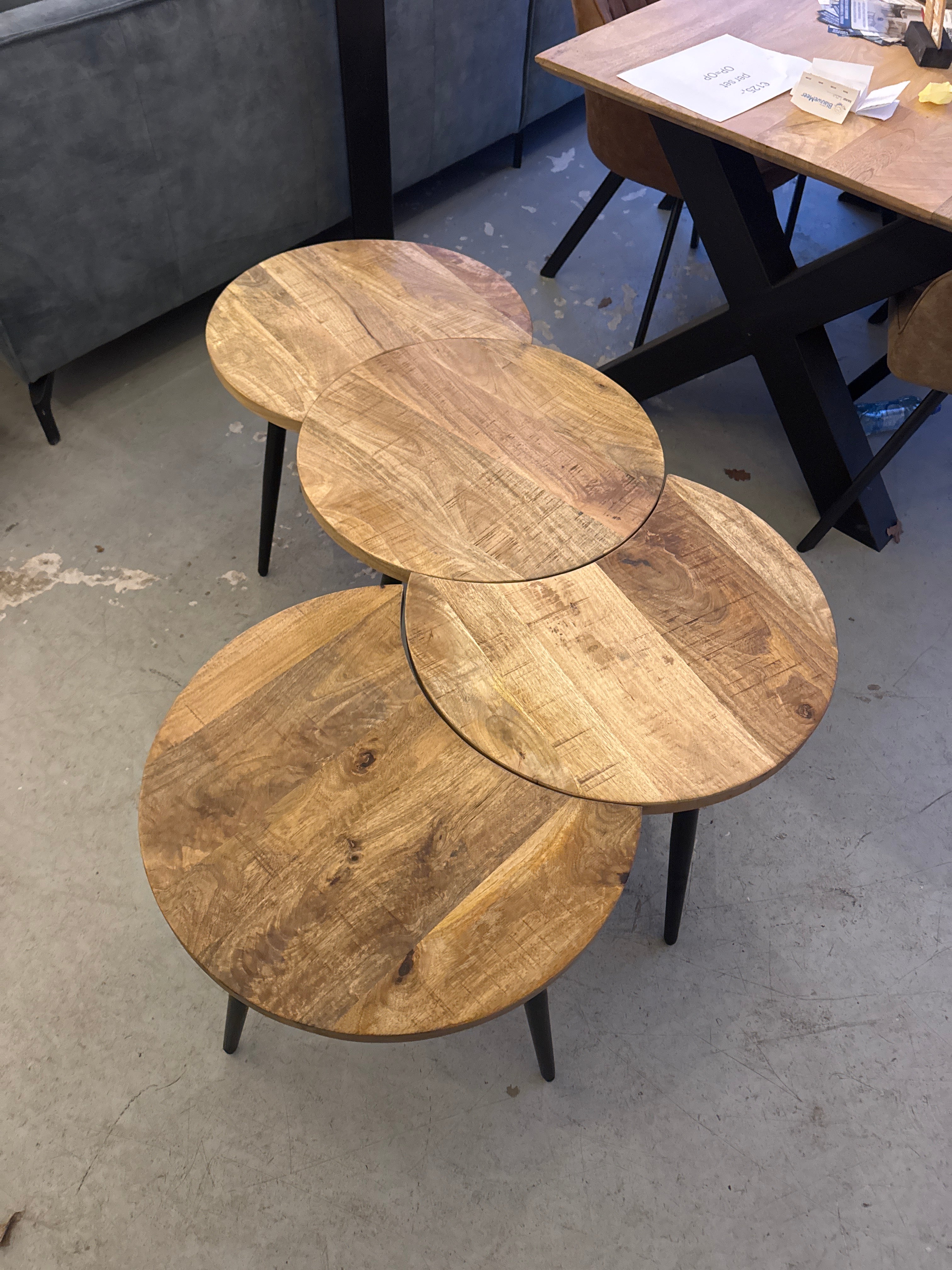 Salontafel Set van 4 – Mangohout – Rond Bijzettafels – Industrieel